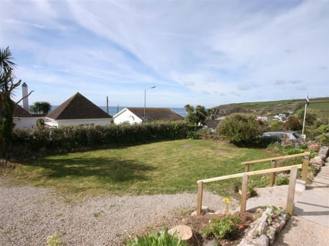 Front driveway and garden 