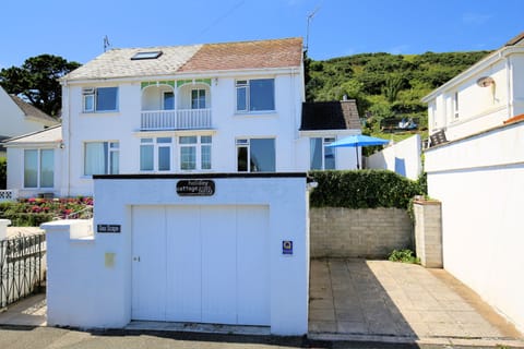 Sea Scape Cottage private parking space.
On road parking also permitted.