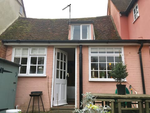 view of the back of the Cottitch - on a fairly wet and dreary day!