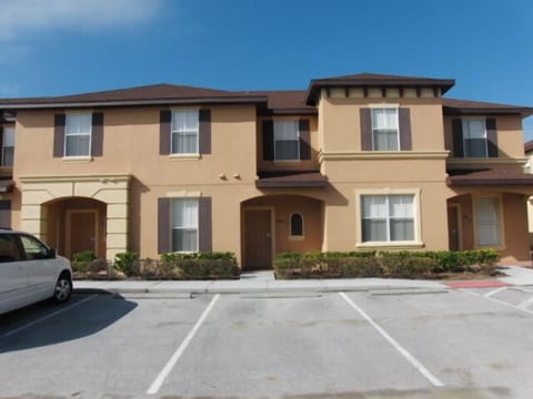 4 Bedroom / 3 Bathroom Townhouse