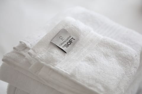 Carefully selected top quality bed linen & towels