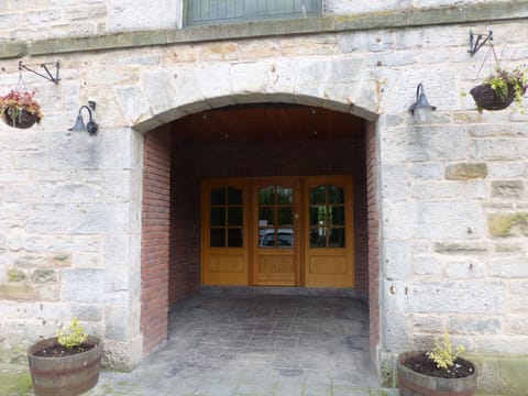 Main entranceway to 102 Commercial Street (Entrance 1)