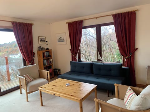 Other half of sitting room