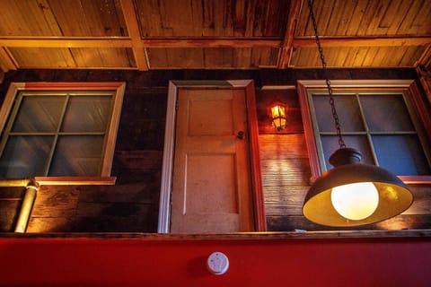 Ceiling detail & art