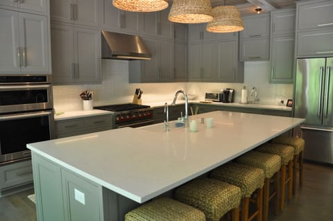 State of the art kitchen. 2 ovens. 