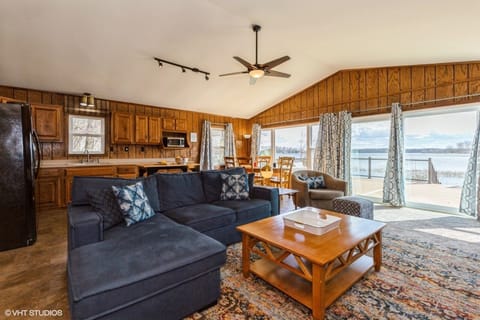 Wall of windows looking out to the lake