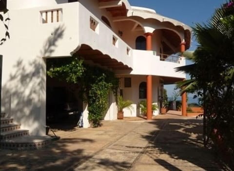 Entrance to the Villa