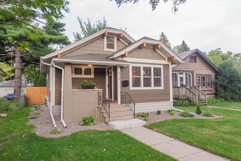 Like-new restored home in quiet neighborhood close to amenities