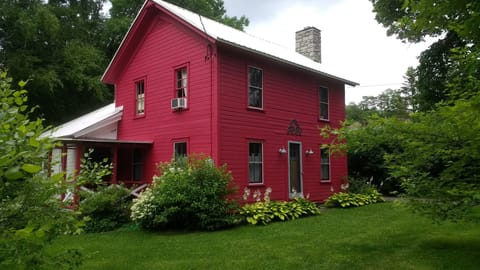 The cottage on Red Creek