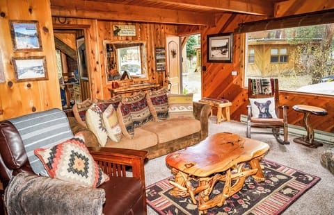 Front door entry into the cozy living room. 