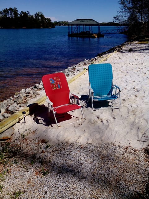 CHILL OUT & FEEL THE SAND BETWEEN YOUR TOES!