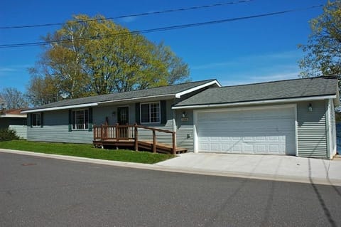 Exterior photo from Commercial St. The shipwreck tour is next door!