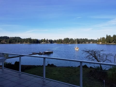 Breathtaking Waterfront Views.