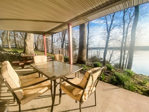 outdoor seating
grill is located in the garage