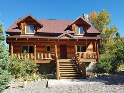 Beautiful cabin by the creek