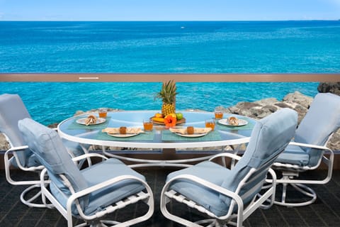 Lanai - favorite spot for eating and viewing in comfortable chairs