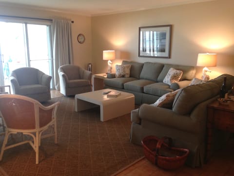 Spacious living room!