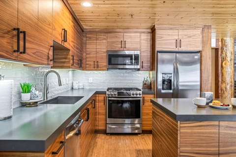 Kitchen perfection for après feasts