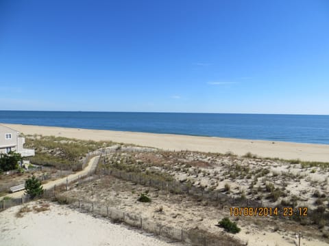 FABULOUS OCEANFRONT WITH GORGEOUS VIEWS