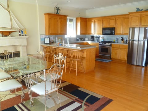 Kitchen/Eating Area with Fireplace