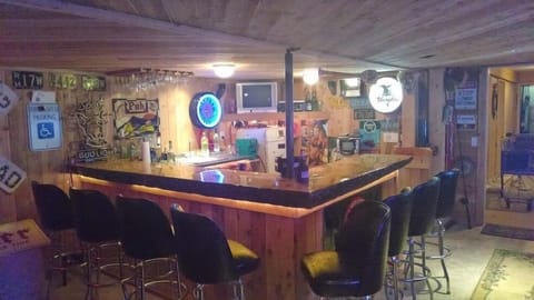 Tavern / Bar Room 