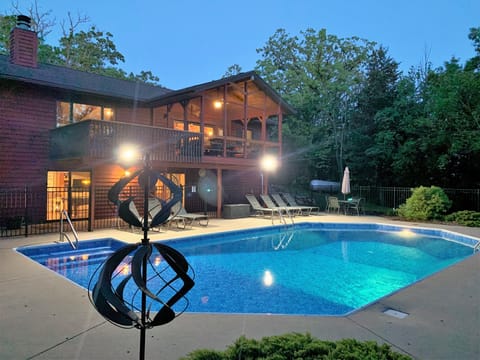 Enjoy the pool from Labor Day to Memorial Day.
Presented by StayatLakeGeneva.com