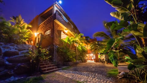 Front entrance to the Casa.