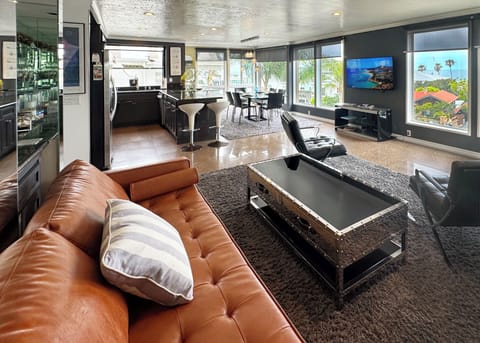 #Spacious open-concept main room with gorgeous ocean views!