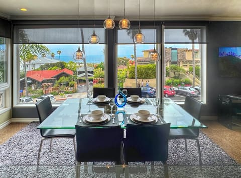Enjoy the #OceanViews while you dine!