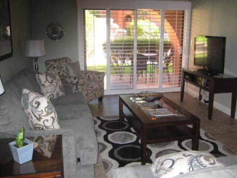 Living Room - Pool right outside in background
