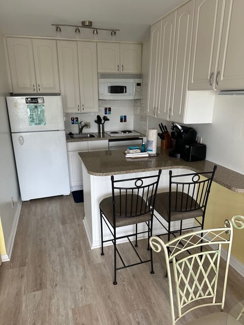 Full View- Modern Kitchen, Silestone Countertops & additional counter seating