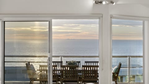 180 degree views from the main balcony