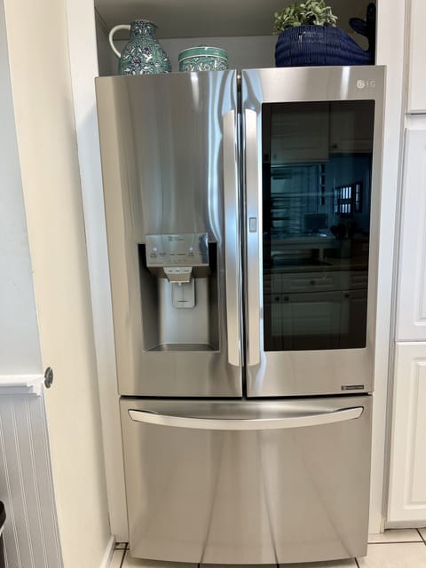 KITCHEN - REFRIGERATOR
