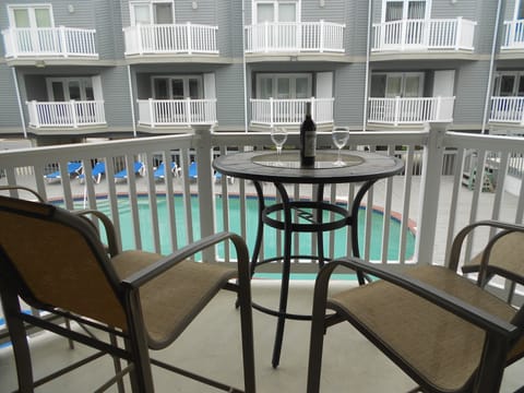 Living room deck with view to pool