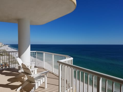 15 floor, east corner penthouse.  Get up early to catch a beautiful sunrise