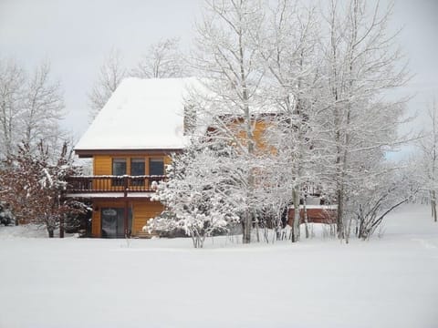 Welcome to the Wydaho Family Camphouse.