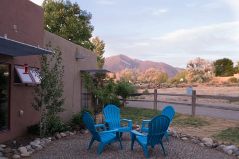 Beautiful setting with amazing sunrises and sunsets. 