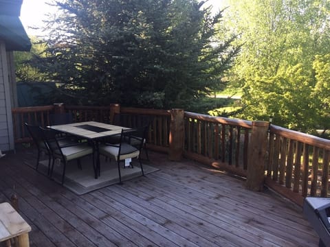 Large 500 sq ft deck with privacy.  Grill and seating for 10
