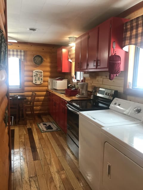 Kitchen, stove, washer and dryer