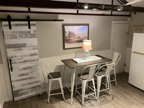 Kitchen- dining set- seats 6