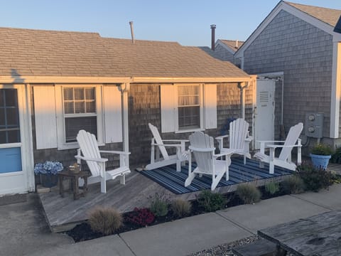 Cottage sitting area w/adirondack chairs