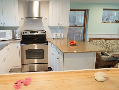 Full kitchen for meal time