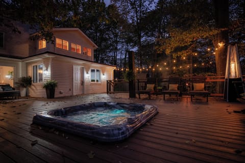 Hot Tub & Wrap Around Deck