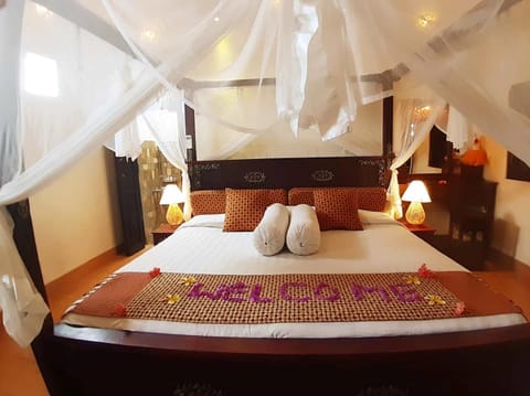 bedroom 1,  king size bed