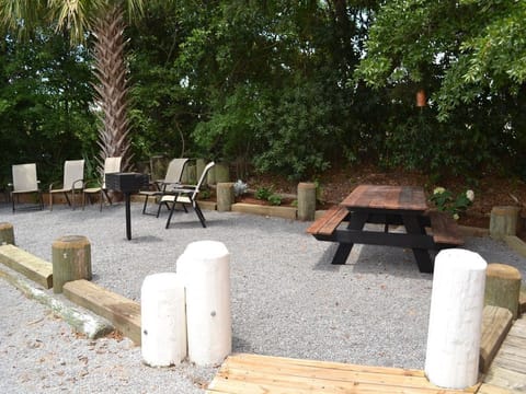 This grilling area is steps away from your condo. Great for happy hour!