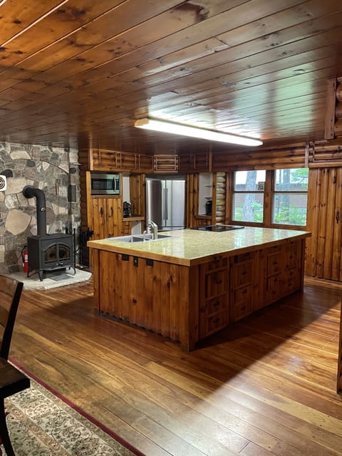 Spacious kitchen and dining room