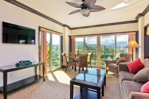 Luxury Living Room With 100% Brand NEW Furnishings Sept 2011