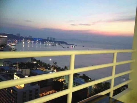 Honeys ViewTalay 6 Pattaya Beach Seaview