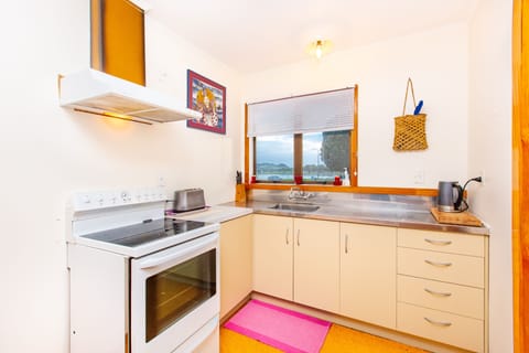Kitchen, great view of the water 