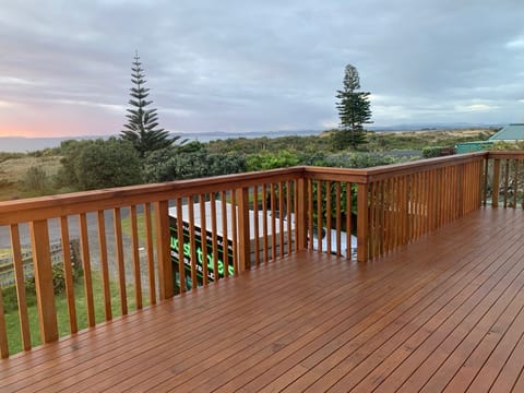 Huge wrap around decks (East & North facing)